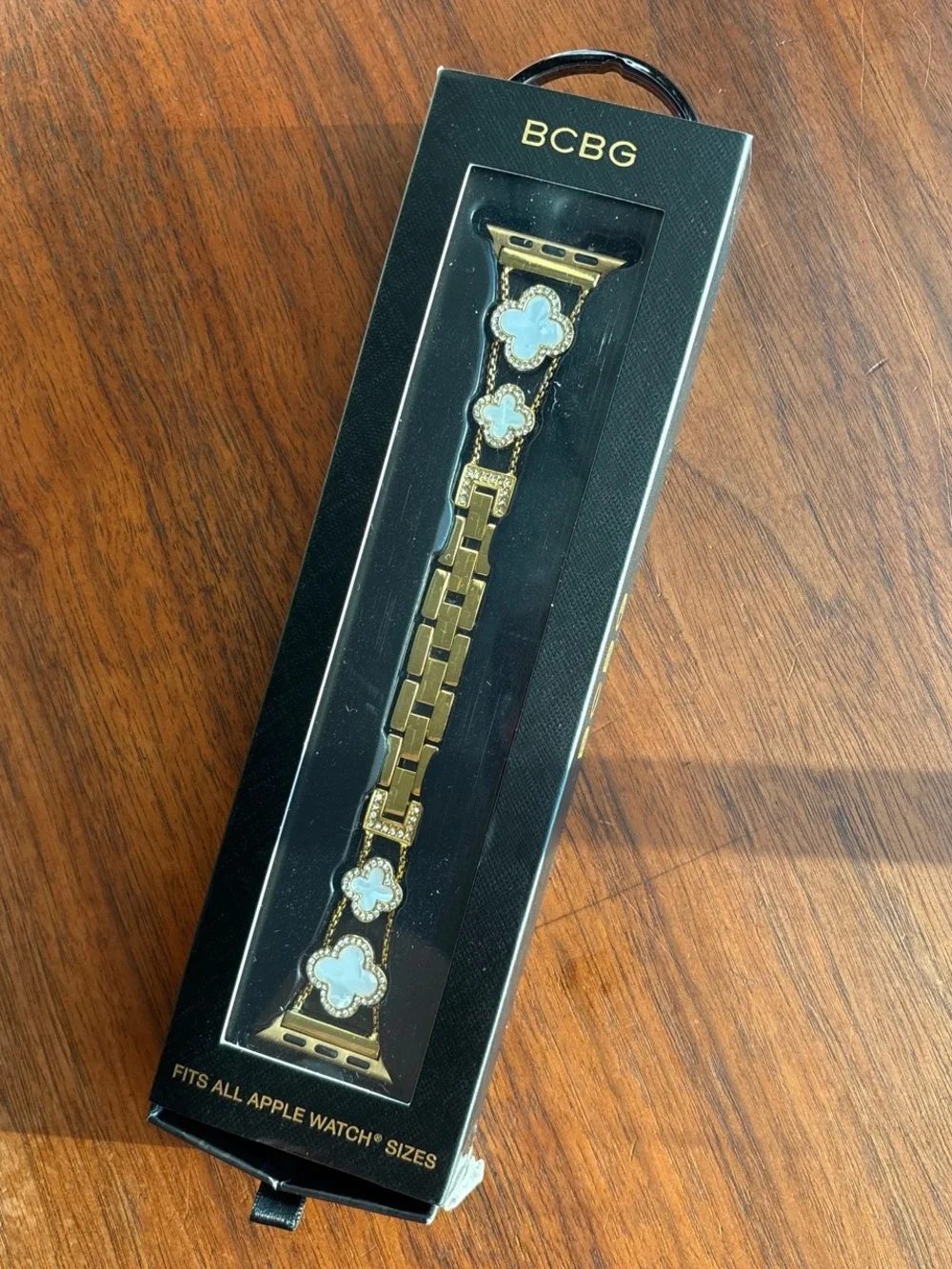 Apple Gold Smartwatch with White Clover Accent Band